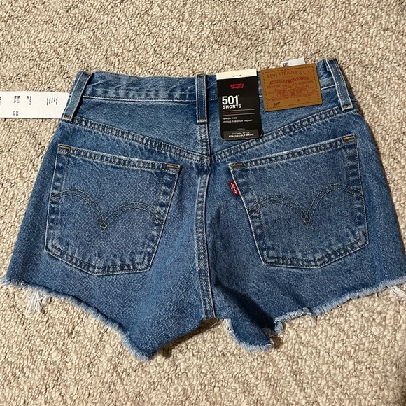 Levi’s 501 Shorts - Picture 4 of 4